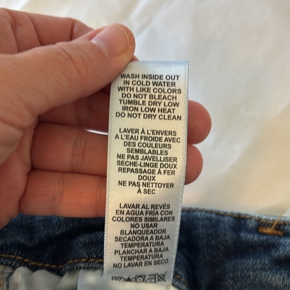 Good American Medium Wash Distressed Skinny Jeans - Size 6/28 - Picture 8 of 8